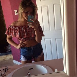 Off the Shoulder Hollister Crop